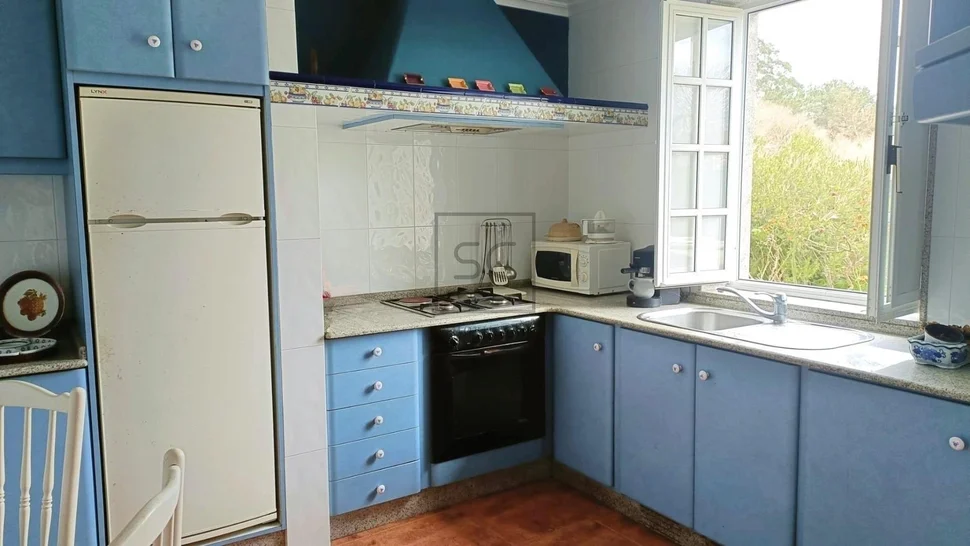 Luminosa casa con 9 habitaciones en o feal-xuvia, narón