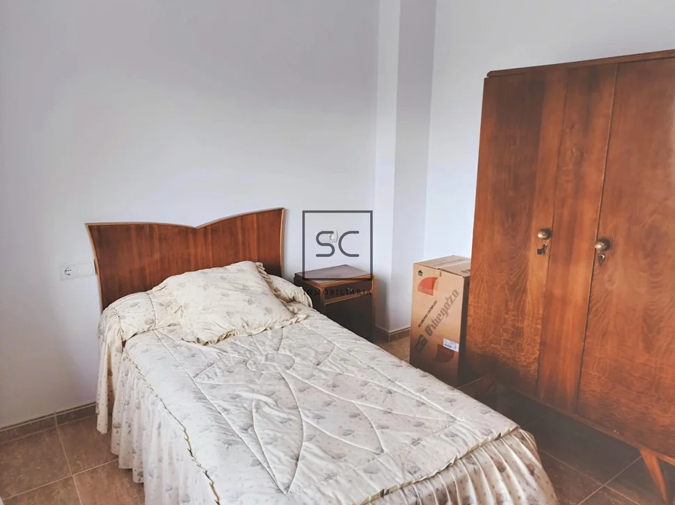 Luminosa casa con 9 habitaciones en o feal-xuvia, narón