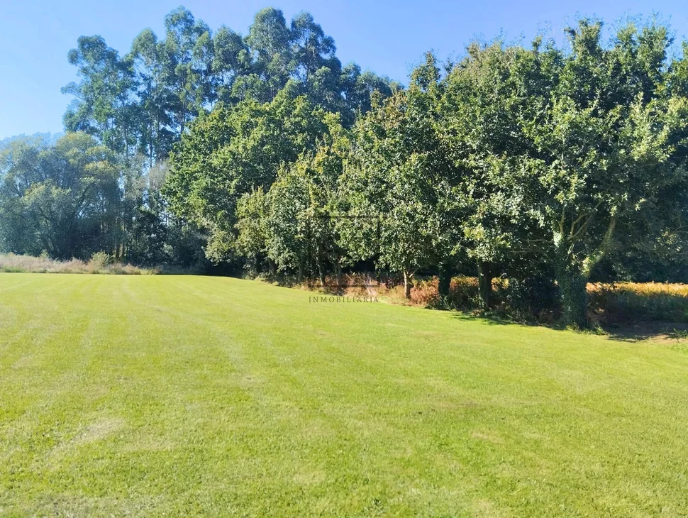 Luminosa casa con 9 habitaciones en o feal-xuvia, narón