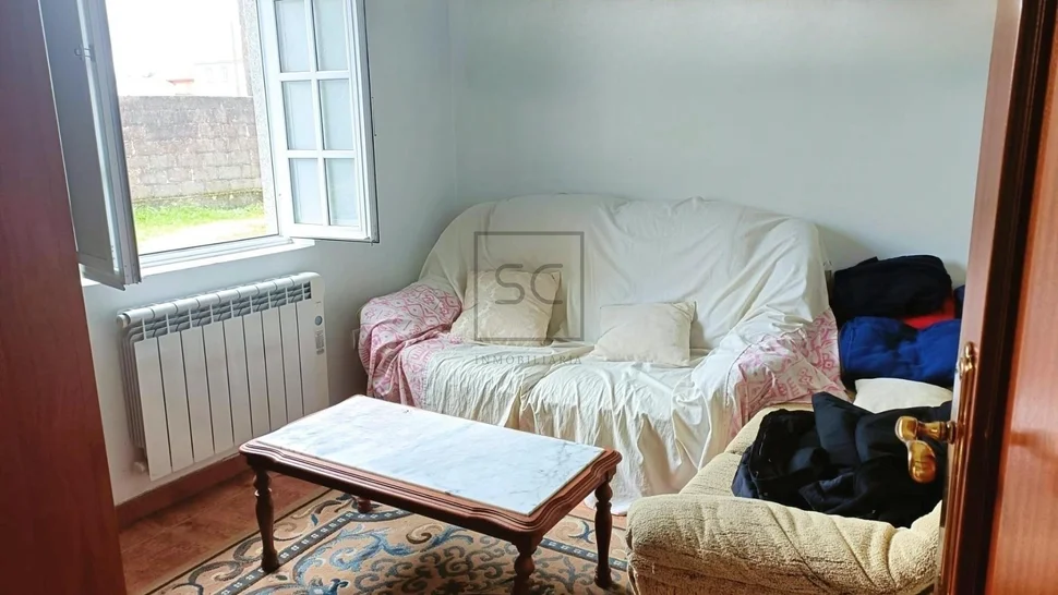 Luminosa casa con 9 habitaciones en o feal-xuvia, narón