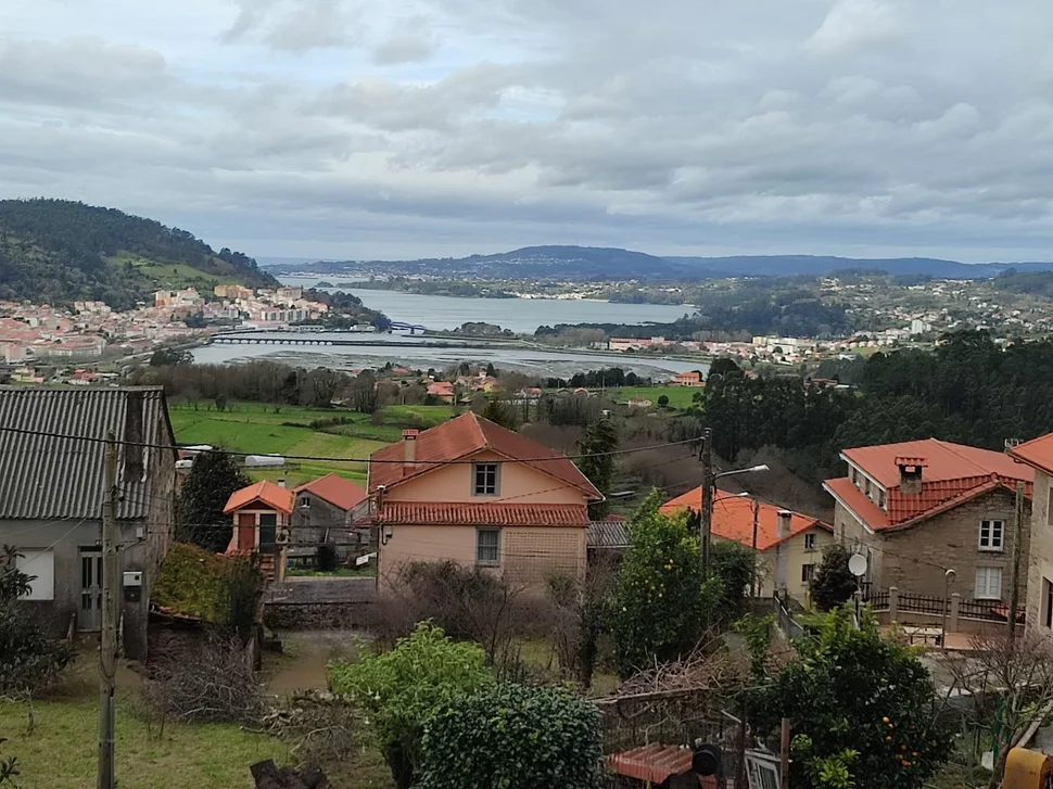 Bonita casa en puentedeume con vistas al mar