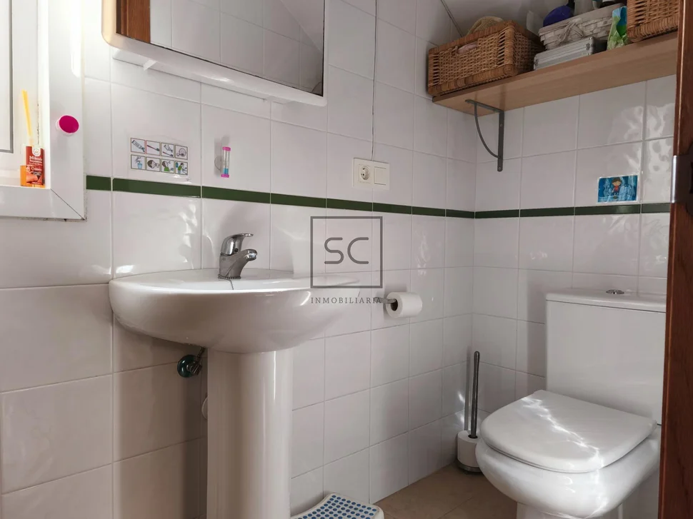 Chalet en mugardos con doble garaje y amplio patio