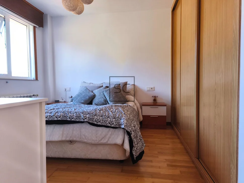 Chalet en mugardos con doble garaje y amplio patio