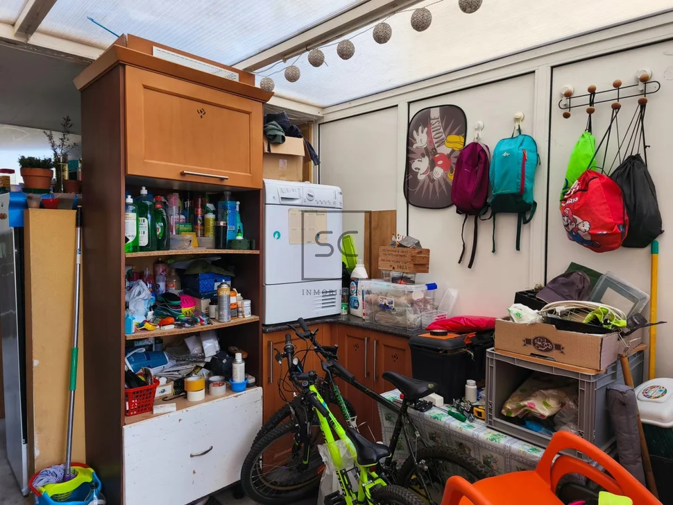 Chalet en mugardos con doble garaje y amplio patio