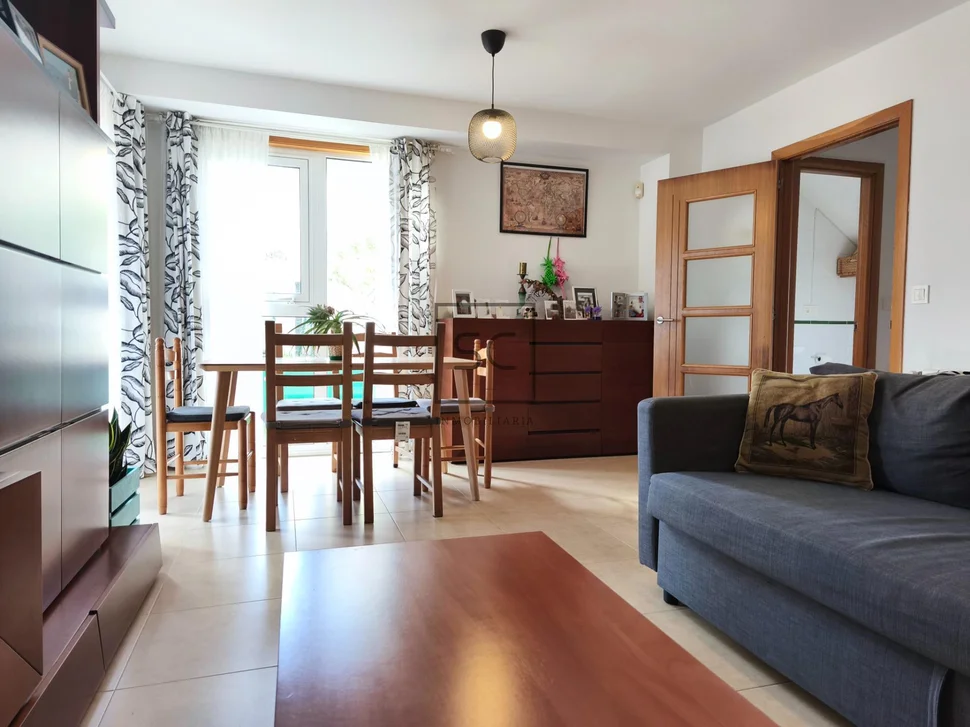 Chalet en mugardos con doble garaje y amplio patio