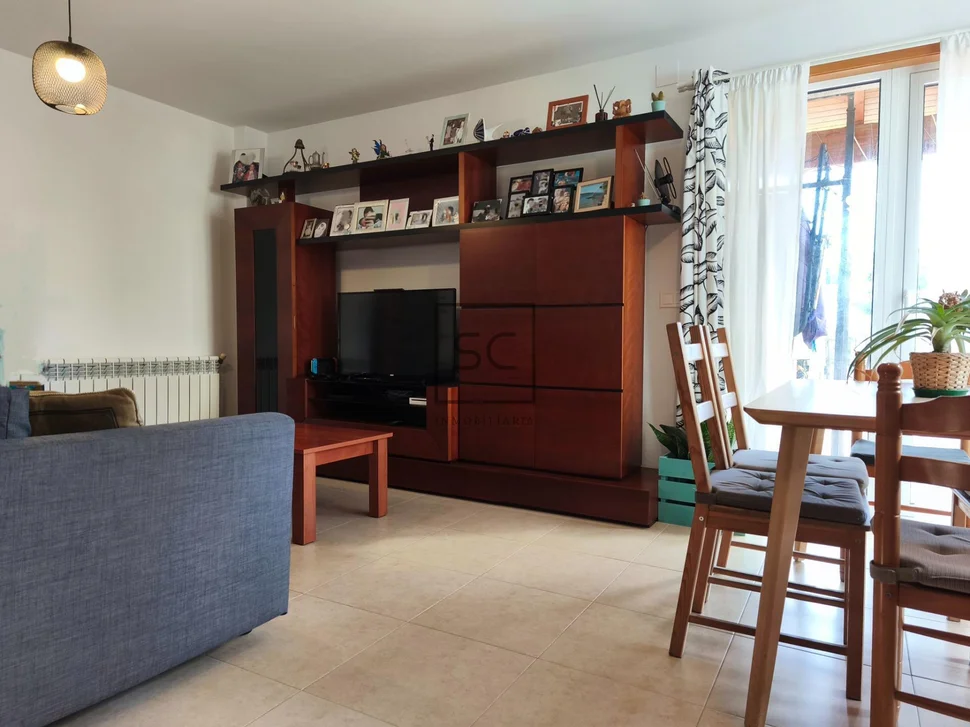 Chalet en mugardos con doble garaje y amplio patio