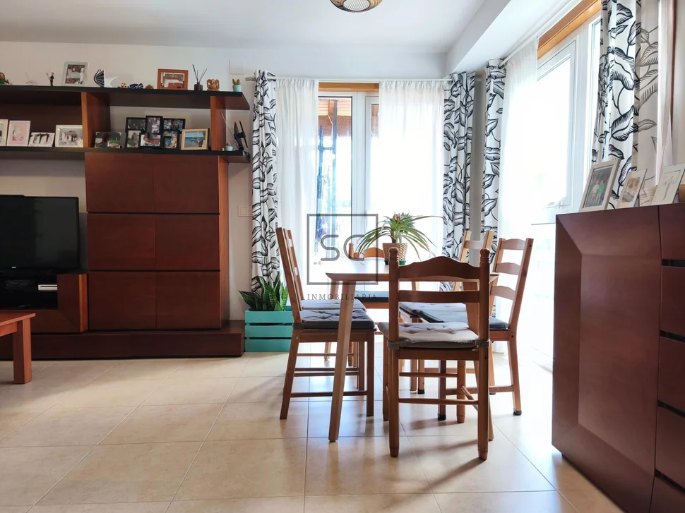 Chalet en mugardos con doble garaje y amplio patio