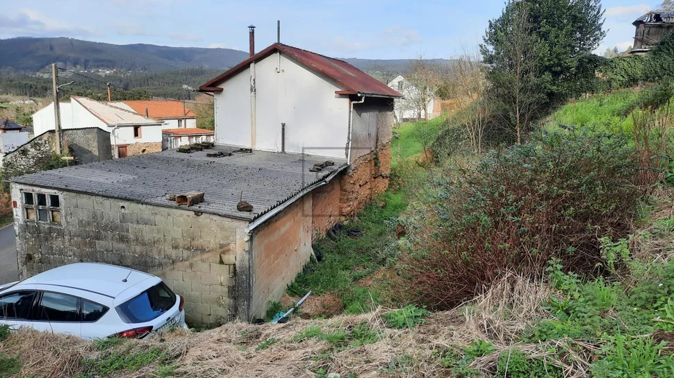 Casa de piedra enfoscada en cerdido