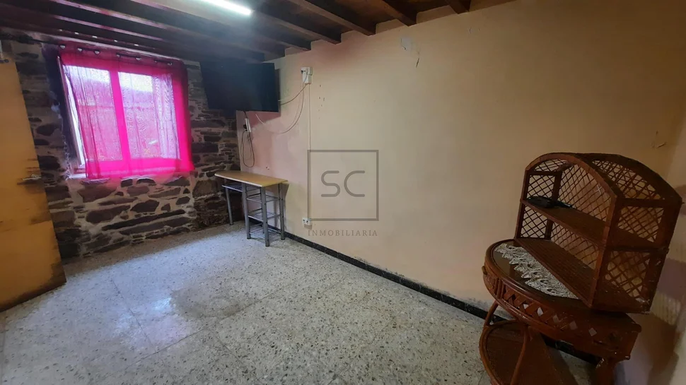 Casa de piedra enfoscada en cerdido