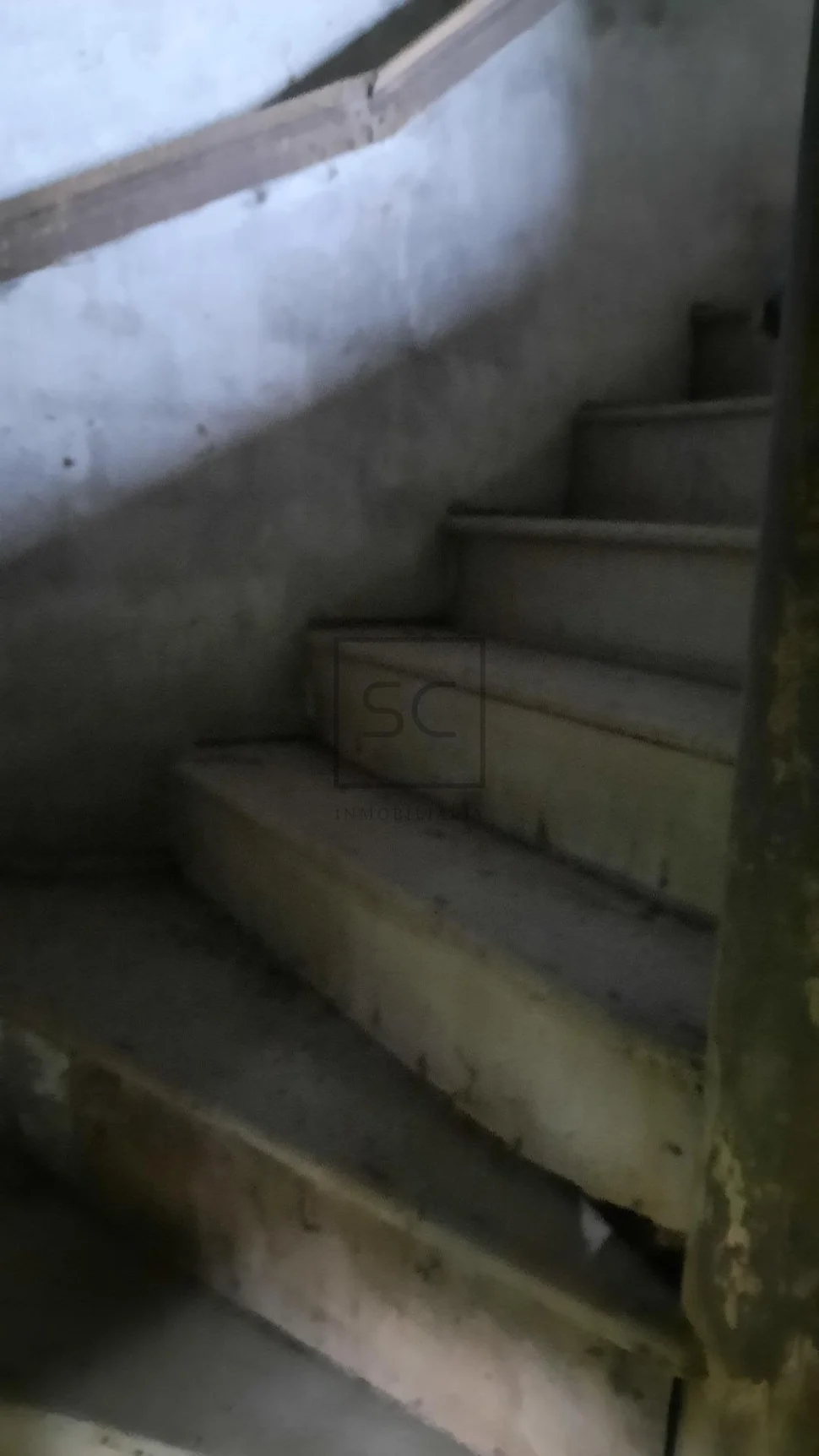 Casona en piedra para restauracion en san saturnino