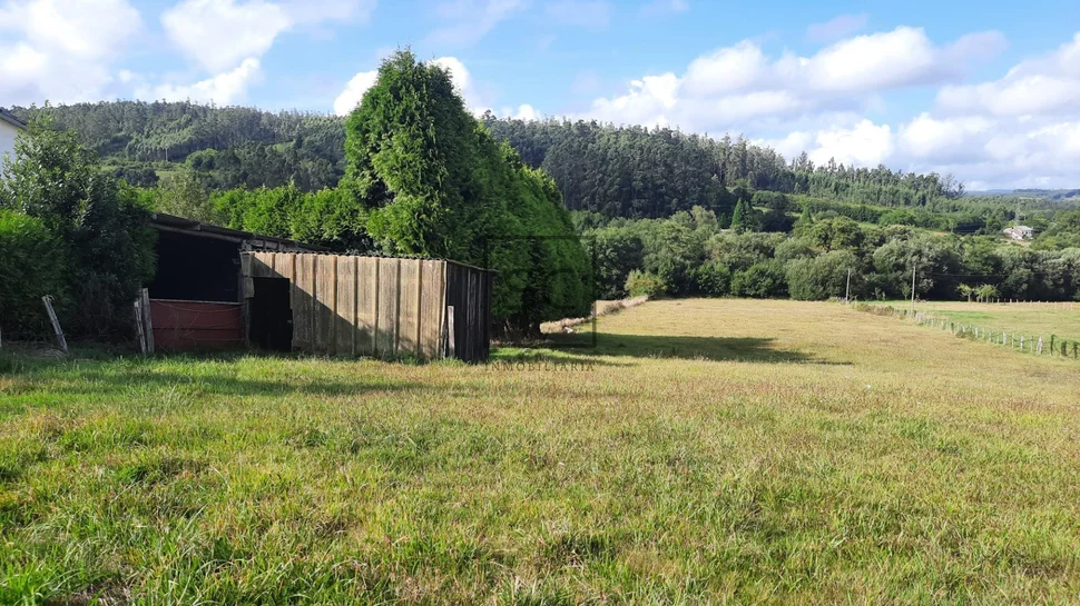Casa unifamiliar con extensa parcela en san sadurniño