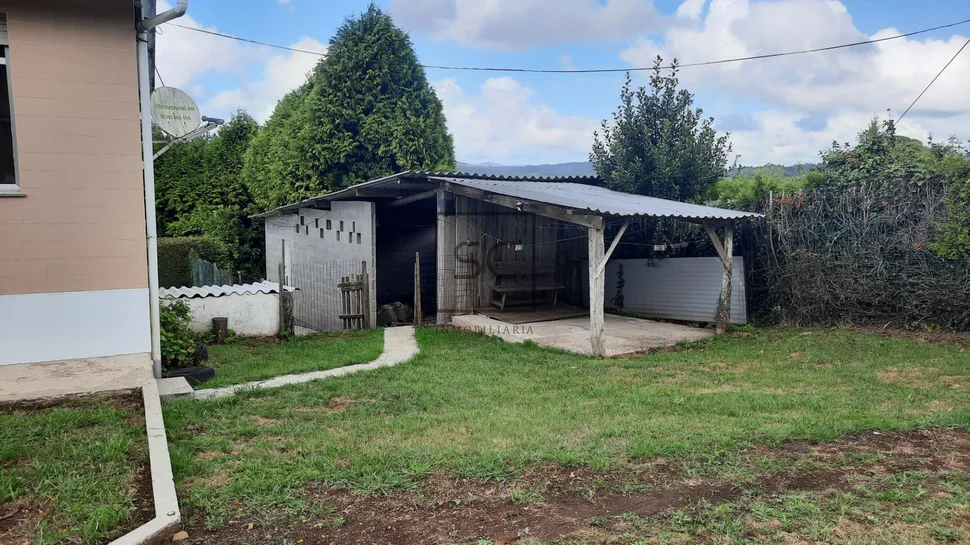 Casa unifamiliar con extensa parcela en san sadurniño
