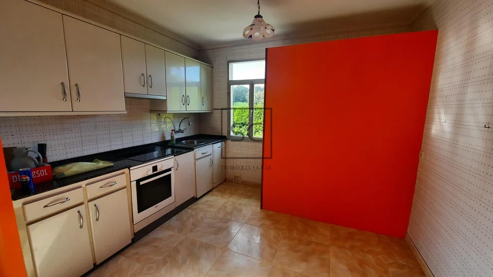 Casa unifamiliar con extensa parcela en san sadurniño