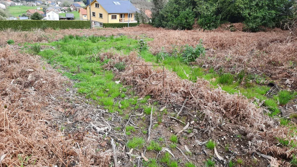Terreno urbanizable para unifamilar en cornide – san sadurniño
