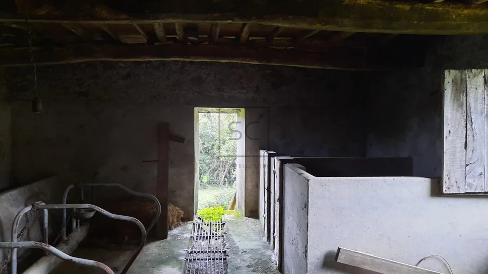 Casona en piedra para restauracion en san sadurniño