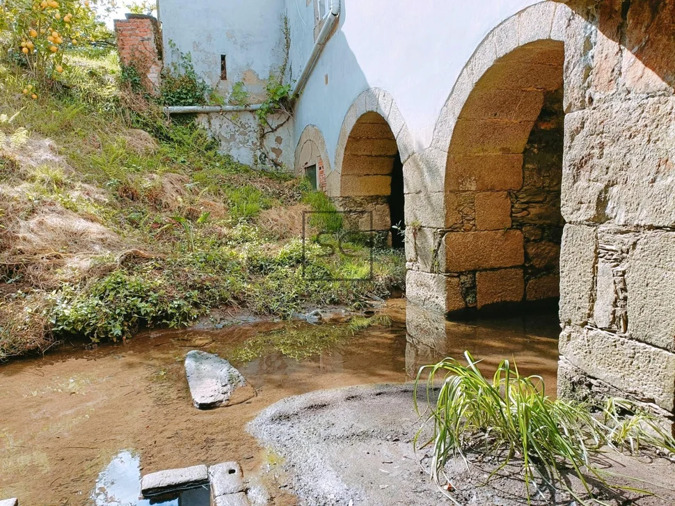 Casa con molino en freixeiro, narón