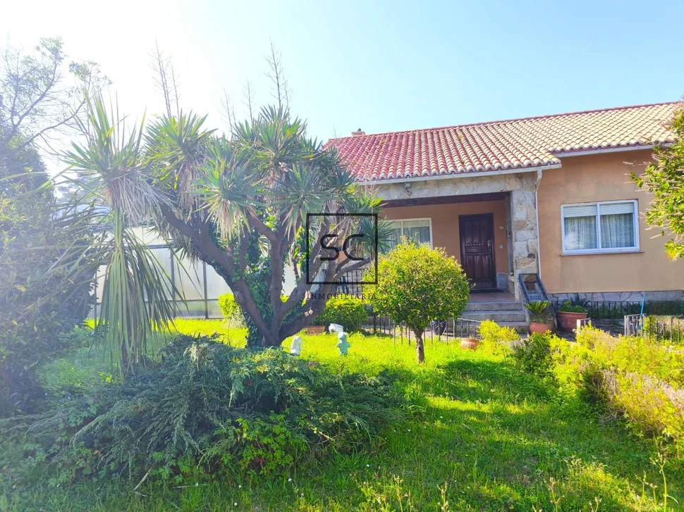 Chalet con piscina en san jorge-ferrol