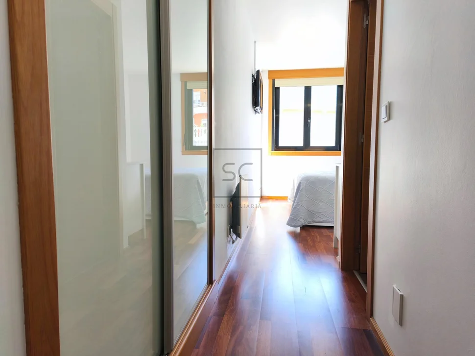 Bajo vivienda con terraza en neda