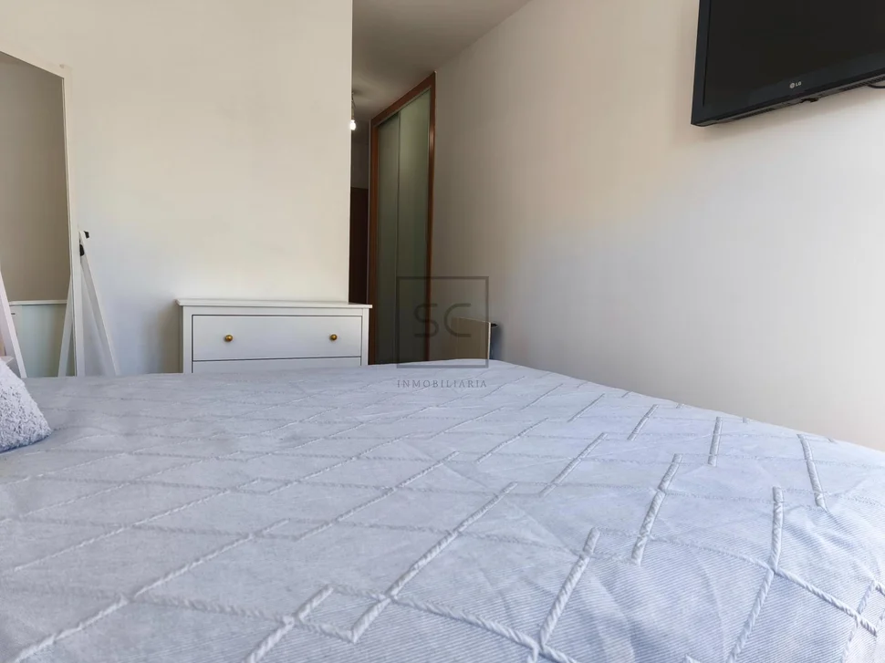 Bajo vivienda con terraza en neda