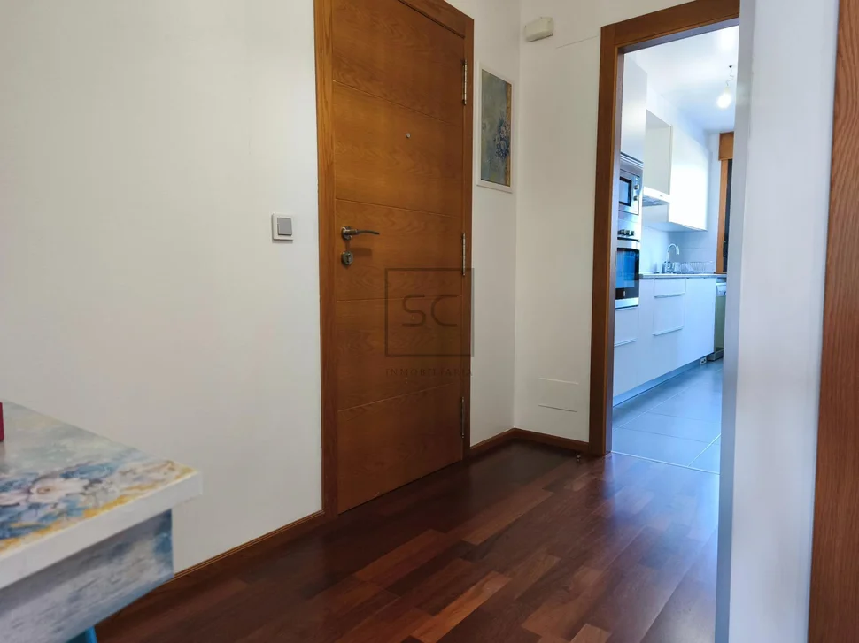 Bajo vivienda con terraza en neda