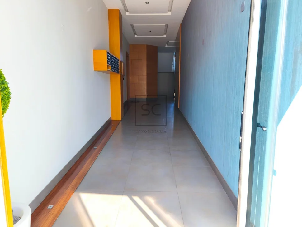 Bajo vivienda con terraza en neda