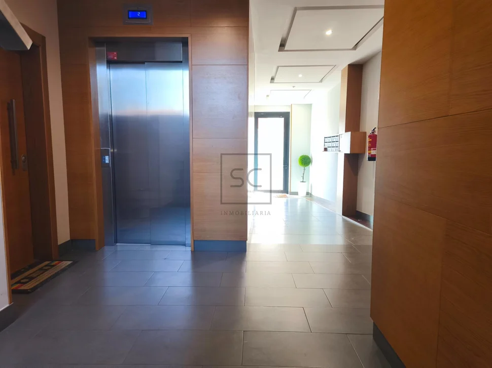 Bajo vivienda con terraza en neda