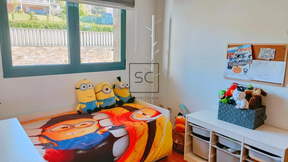 Amplia casa con vistas a la ría en fene