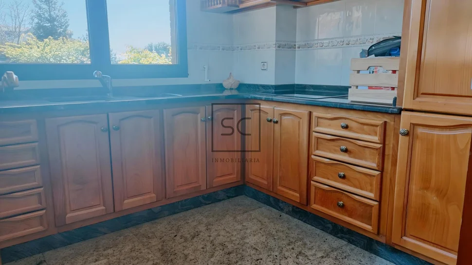 Amplia casa con vistas a la ría en fene