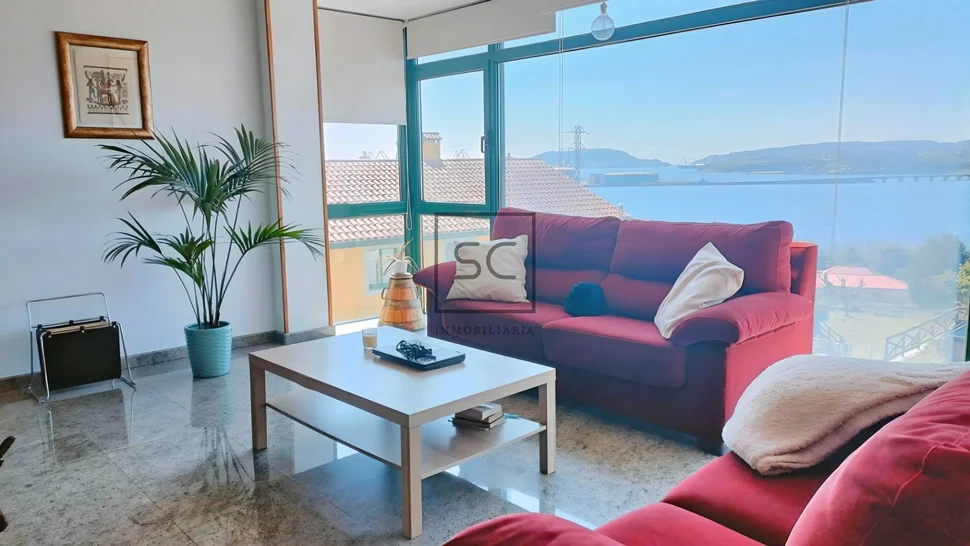 Amplia casa con vistas a la ría en fene