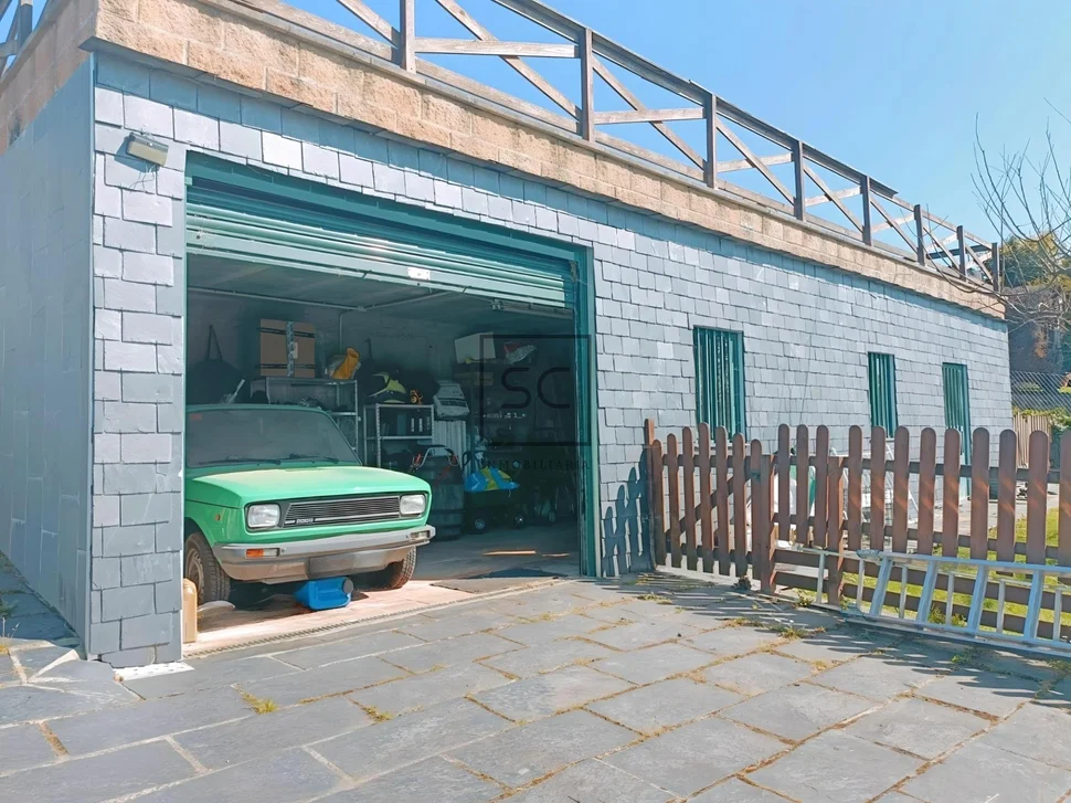 Amplia casa con vistas a la ría en fene