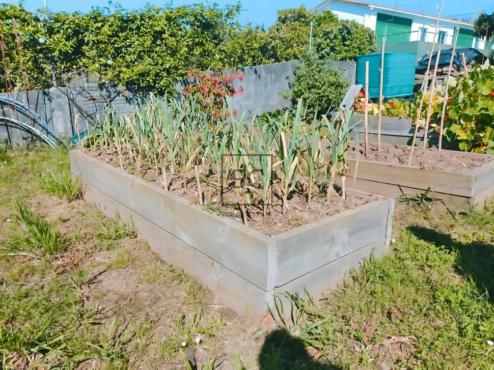 Amplia casa con vistas a la ría en fene