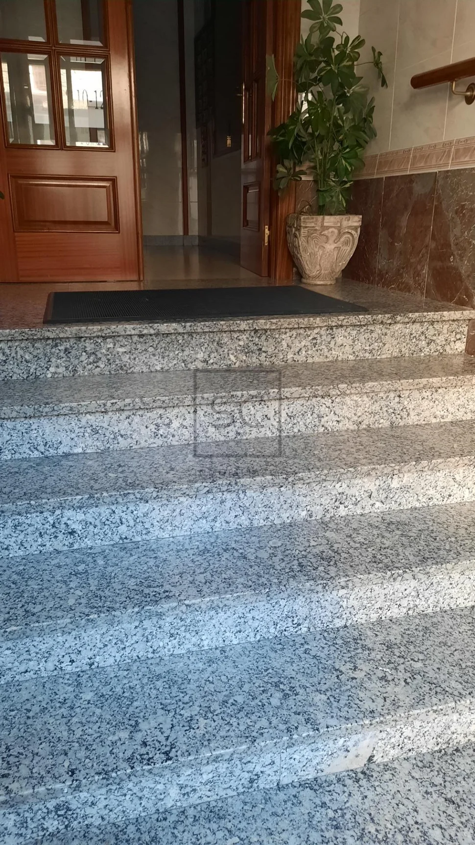 Primero con ascensor en zona fajardo