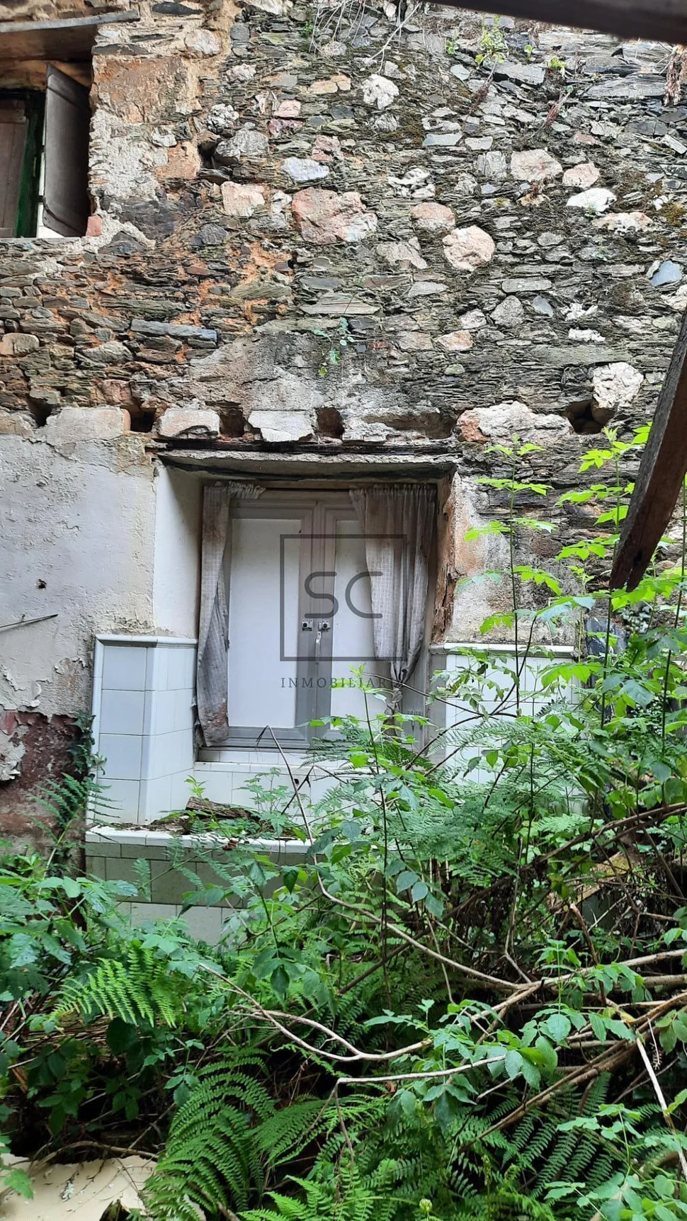 Unifamiliar en piedra para reforma en narón