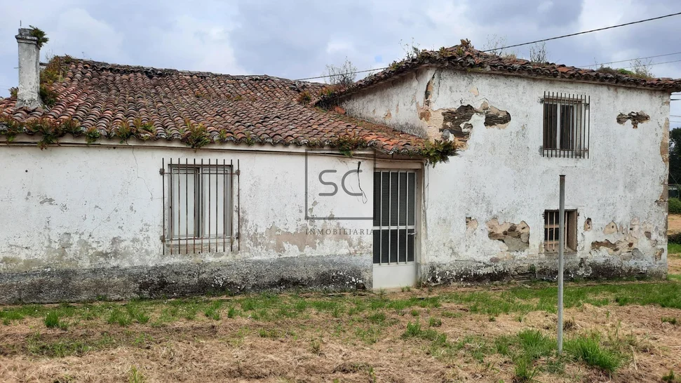 Unifamiliar en Piedra para Reforma en Narón