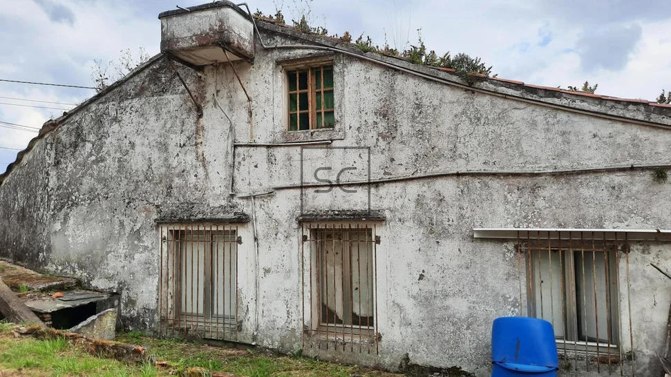Unifamiliar en Piedra para Reforma en Narón
