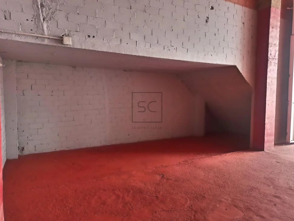 Amplio garaje en fajardo, ferrol