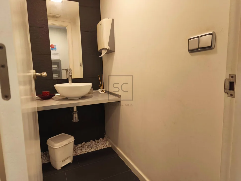 Local comercial zona odeón, narón