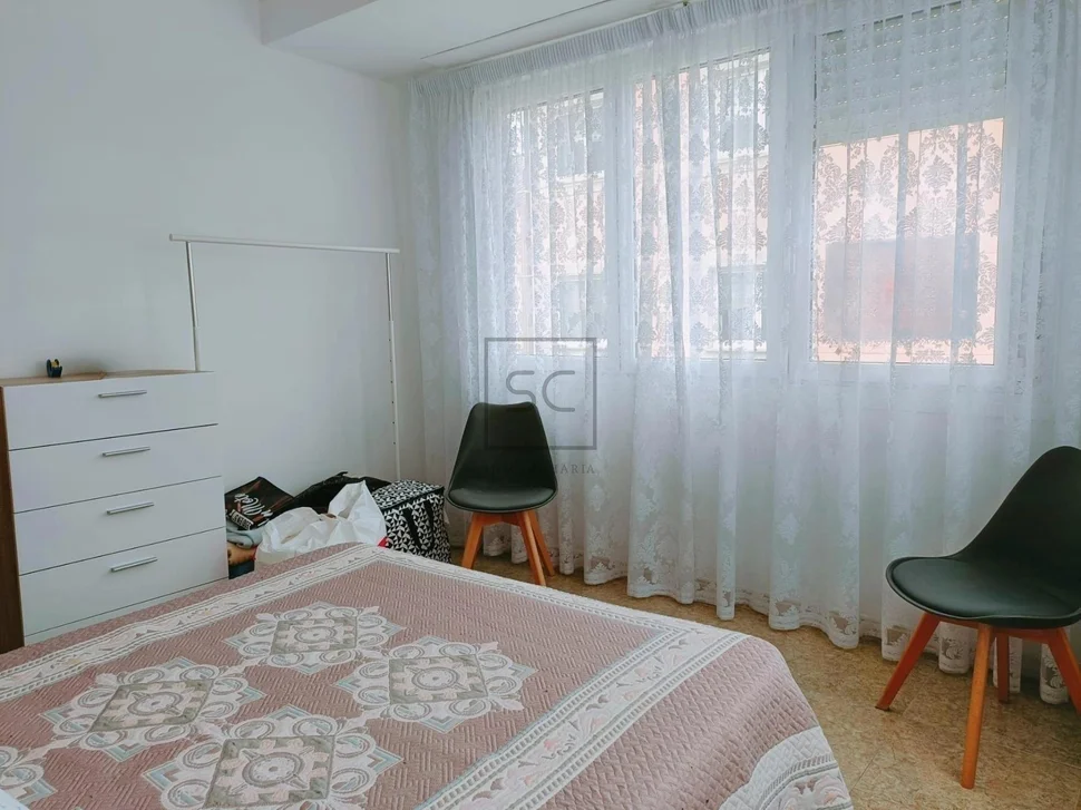 Luminoso edificio con finca en santa cecilia, narón