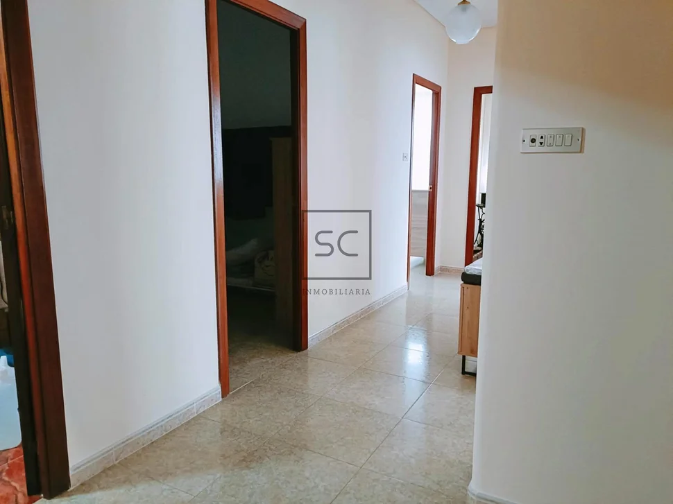 Luminoso edificio con finca en santa cecilia, narón