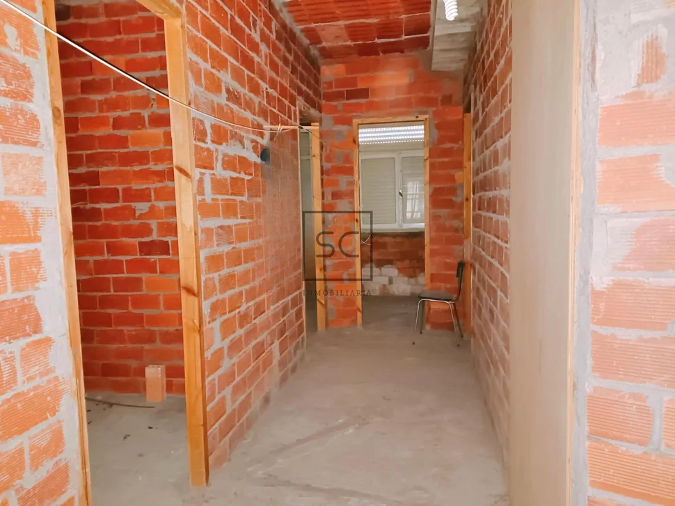 Luminoso edificio con finca en santa cecilia, narón