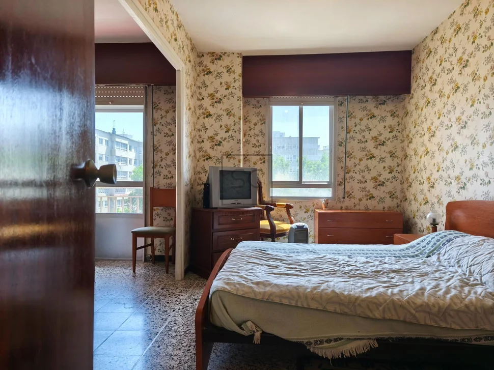 Piso con terraza y balcón en caranza-ferrol