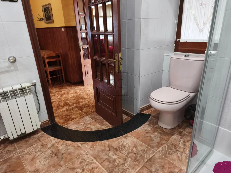 Dos viviendas en neda, con finca y aparcamiento