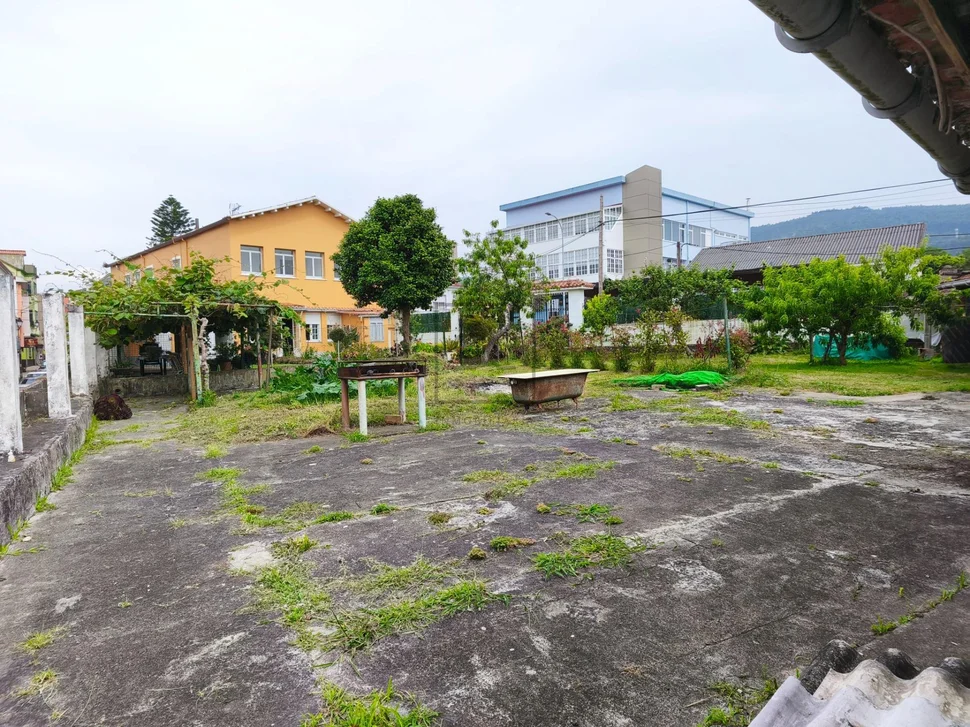 Dos viviendas en neda, con finca y aparcamiento