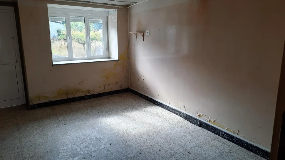 Casa rustica para reformar en moeche