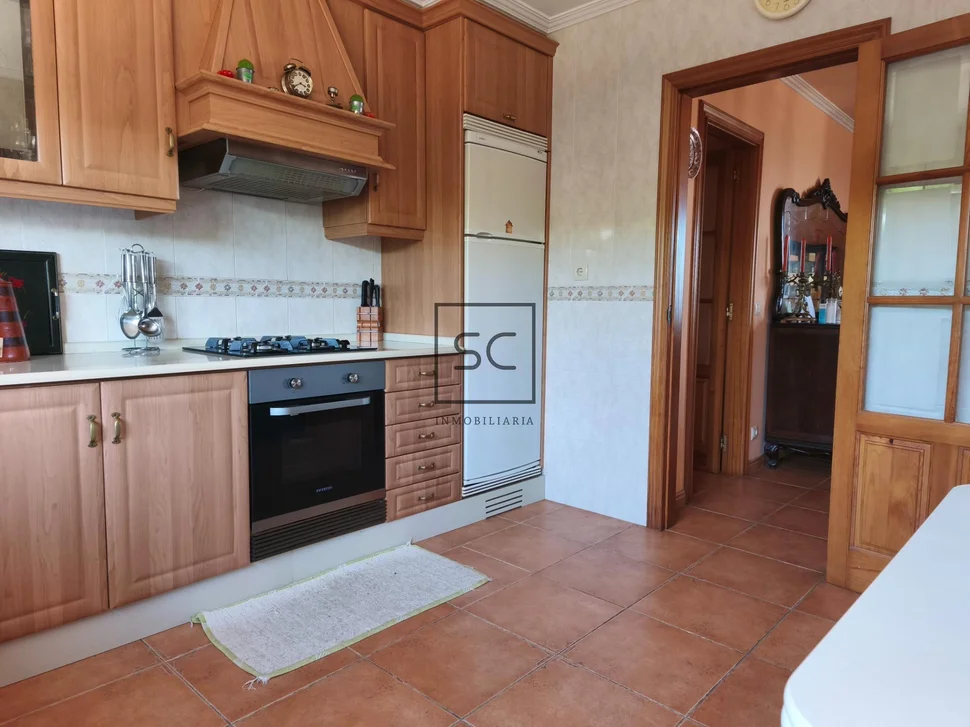 Chalet con piscina en ares