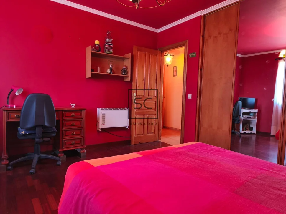 Chalet con piscina en ares