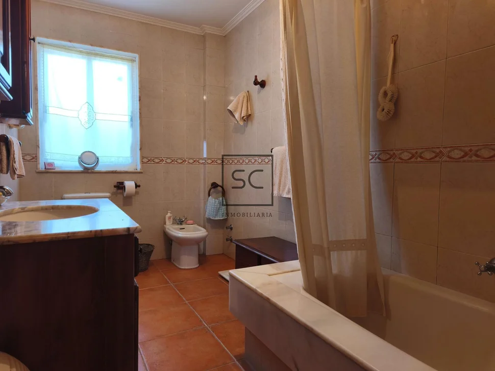 Chalet con piscina en ares