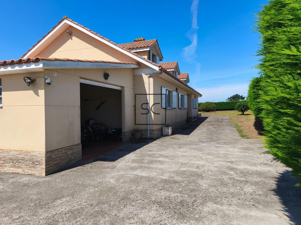 Chalet con piscina en ares