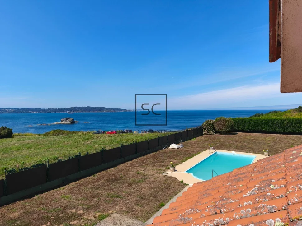 Chalet con piscina en ares