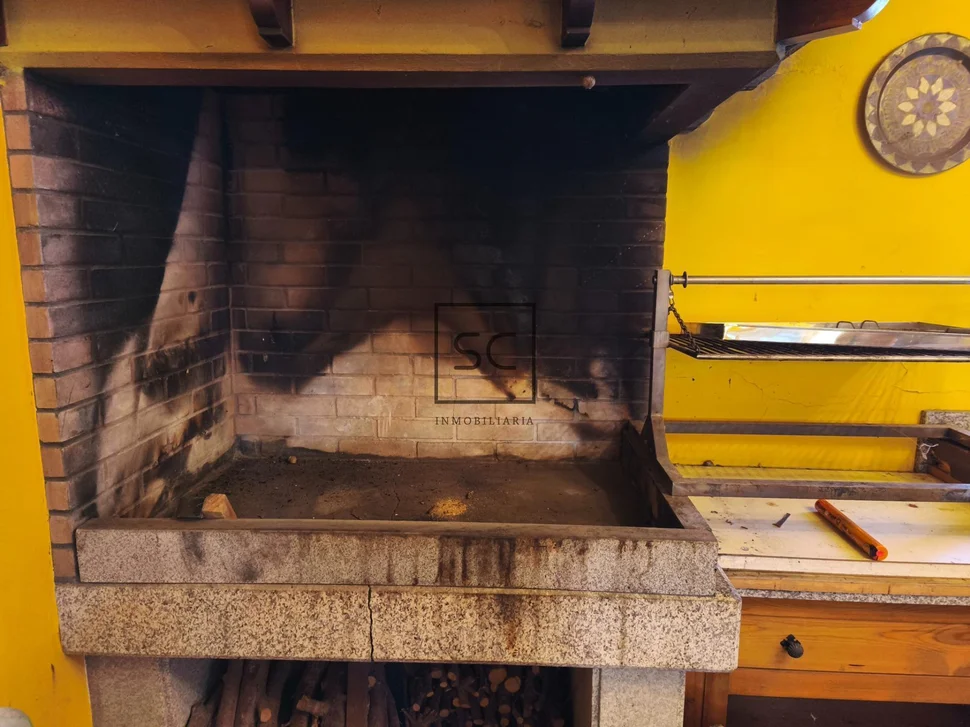 Chalet con piscina en ares